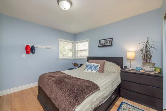 1119 Cloverley Street, North Vancouver For Sale - image 10