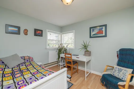 1119 Cloverley Street, North Vancouver For Sale - image 11