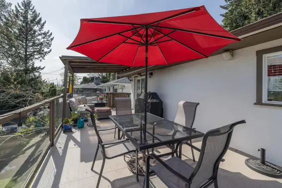 1119 Cloverley Street, North Vancouver For Sale - image 15