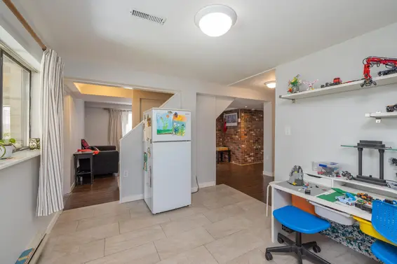 1119 Cloverley Street, North Vancouver For Sale - image 20