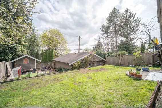 1119 Cloverley Street, North Vancouver For Sale - image 28