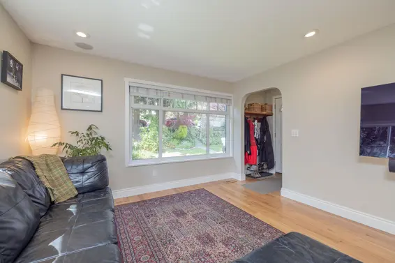 1119 Cloverley Street, North Vancouver For Sale - image 3