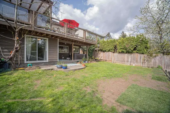 1119 Cloverley Street, North Vancouver For Sale - image 32