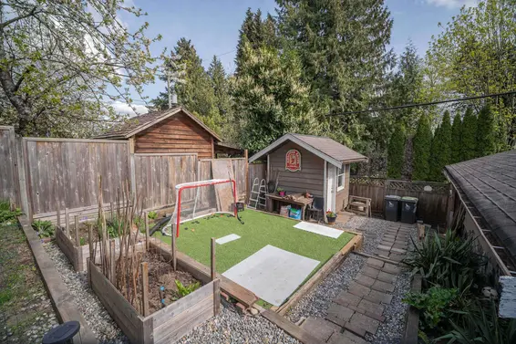 1119 Cloverley Street, North Vancouver For Sale - image 33