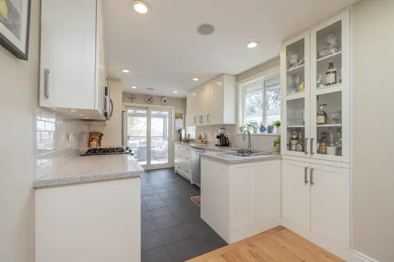 1119 Cloverley Street, North Vancouver For Sale - image 7