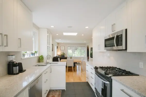 1119 Cloverley Street, North Vancouver For Sale - image 9