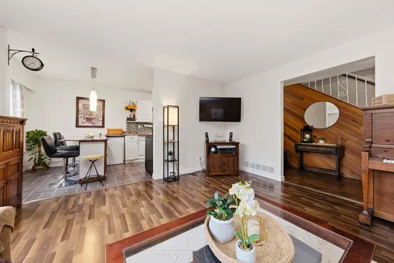 841 Old Lillooet Road, North Vancouver For Sale - image 4