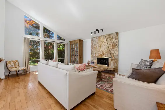 4150 Best Court, North Vancouver For Sale - image 3