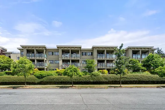 302 140 East 4th Street, North Vancouver