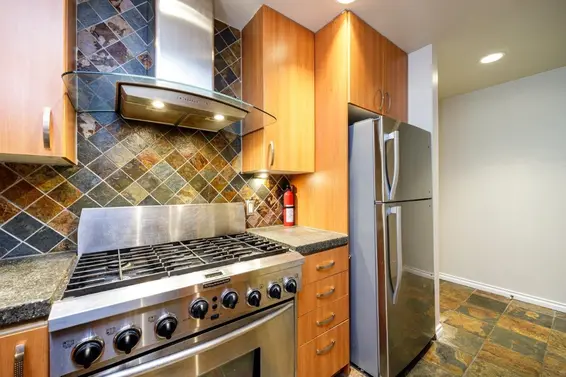 211 3600 Windcrest Drive, North Vancouver For Sale - image 15