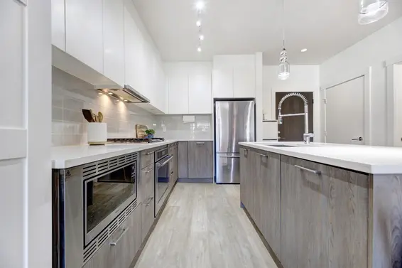 306 625 East 3rd Street, North Vancouver For Sale - image 2