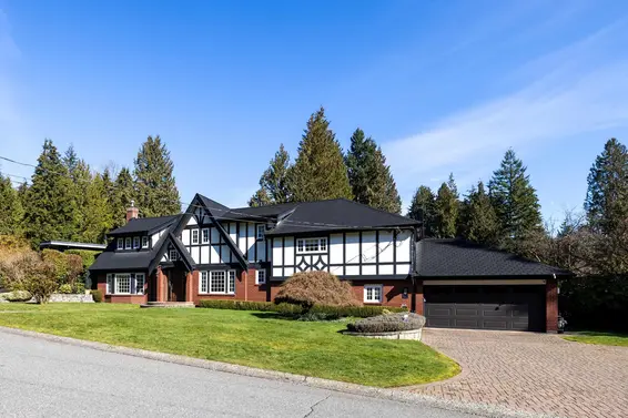 427 Newlands Road, West Vancouver