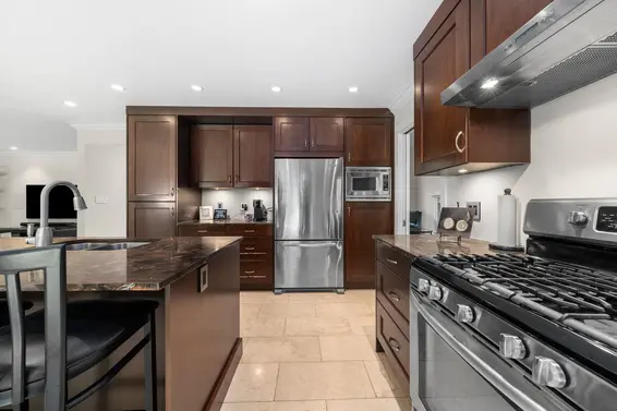 1617 Emerson Court, North Vancouver For Sale - image 10
