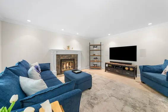 1617 Emerson Court, North Vancouver For Sale - image 15