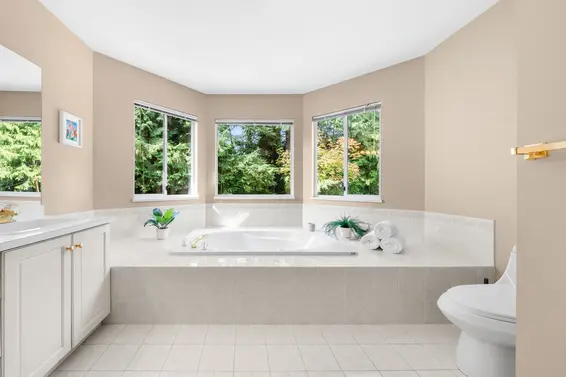 1617 Emerson Court, North Vancouver For Sale - image 23