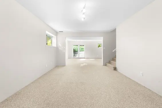 1617 Emerson Court, North Vancouver For Sale - image 31
