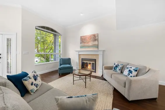 1617 Emerson Court, North Vancouver For Sale - image 4