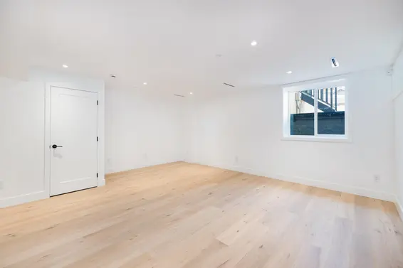 261 West 6th Street, North Vancouver For Sale - image 10