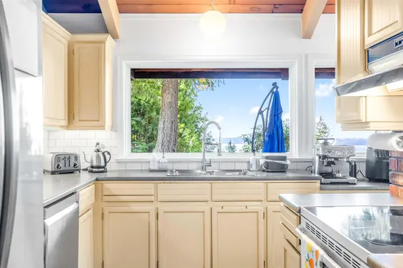 4663 Woodridge Place, West Vancouver For Sale - image 10