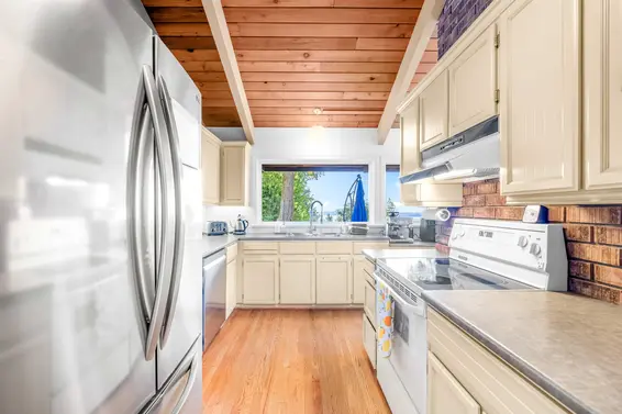 4663 Woodridge Place, West Vancouver For Sale - image 9