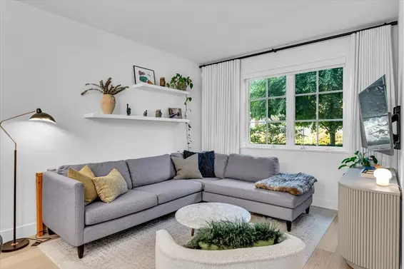 2 1133 Ridgewood Avenue, North Vancouver For Sale - image 7