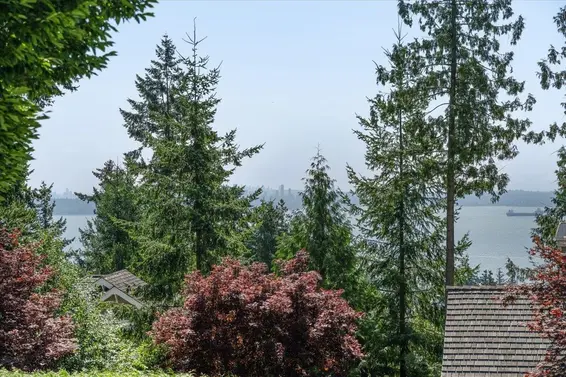 4949 Edendale Court, Vancouver For Sale - image 12