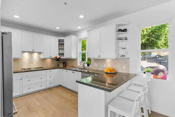 4949 Edendale Court, Vancouver For Sale - image 13