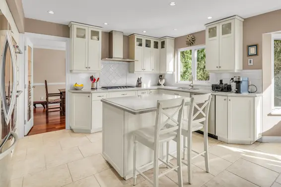 885 Canyon Boulevard, North Vancouver For Sale - image 11