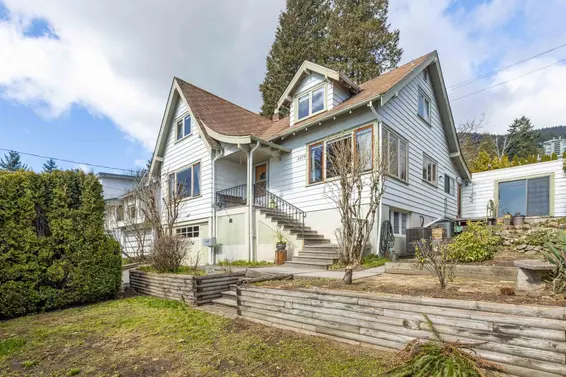 3379 Marine Drive, West Vancouver