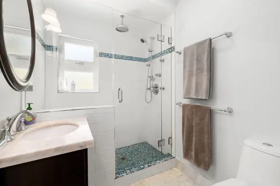 2195 Cortell Street, North Vancouver For Sale - image 27