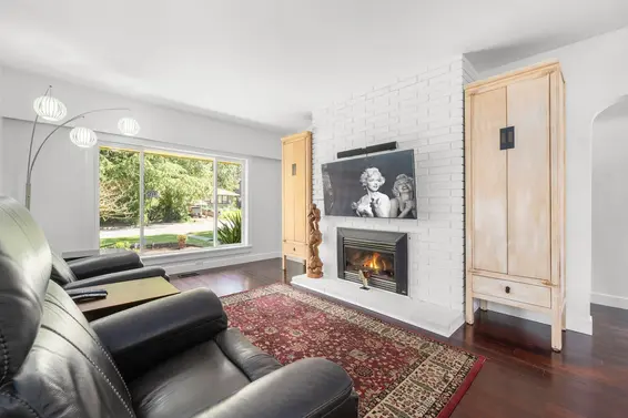 2195 Cortell Street, North Vancouver For Sale - image 7