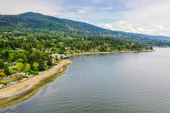 4332 Erwin Drive, West Vancouver