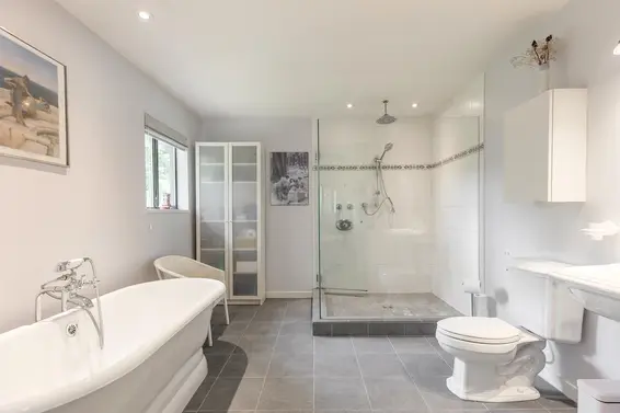 5704 Westport Road, West Vancouver For Sale - image 23