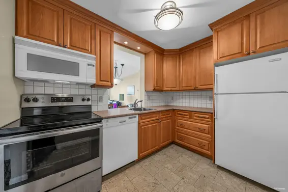 1010 2004 Fullerton Avenue, North Vancouver For Sale - image 10