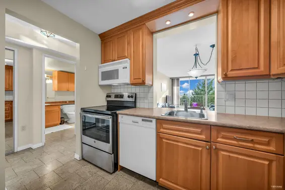 1010 2004 Fullerton Avenue, North Vancouver For Sale - image 5