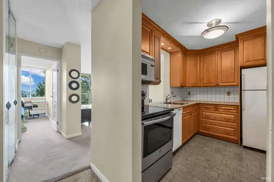 1010 2004 Fullerton Avenue, North Vancouver For Sale - image 9