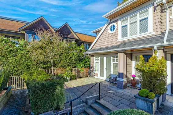 2129 Gordon Avenue, West Vancouver For Sale - image 2