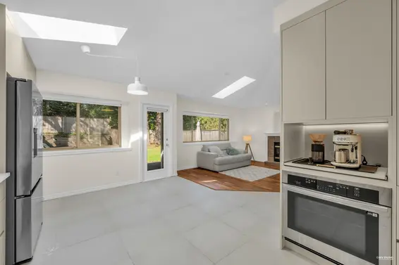 3265 Chaucer Avenue, North Vancouver For Sale - image 11