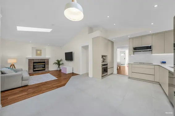 3265 Chaucer Avenue, North Vancouver For Sale - image 12