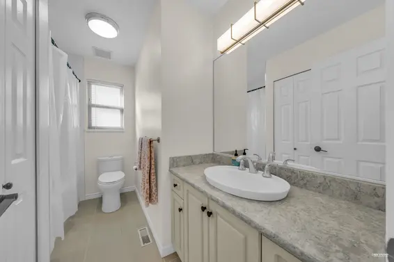 3265 Chaucer Avenue, North Vancouver For Sale - image 17