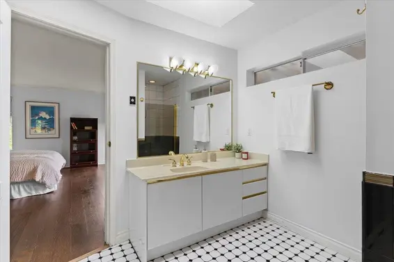 2471 Mowat Place, North Vancouver For Sale - image 18
