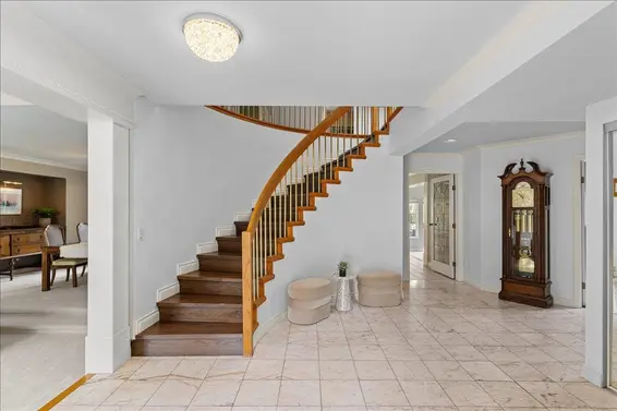 2471 Mowat Place, North Vancouver For Sale - image 5