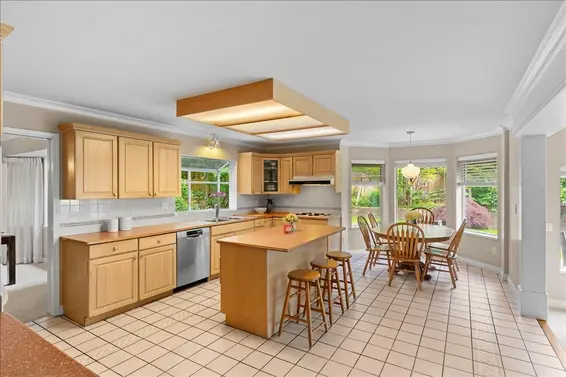 2471 Mowat Place, North Vancouver For Sale - image 8