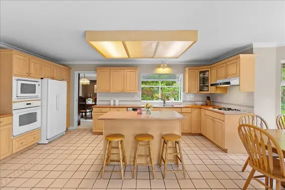2471 Mowat Place, North Vancouver For Sale - image 9