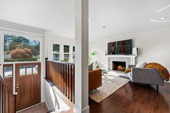 814 Plymouth Drive, North Vancouver For Sale - image 4