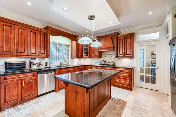 1270 Mill Street, North Vancouver For Sale - image 11