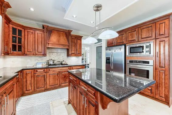 1270 Mill Street, North Vancouver For Sale - image 12