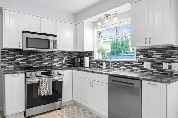 3020 Thorncliffe Drive, North Vancouver For Sale - image 11