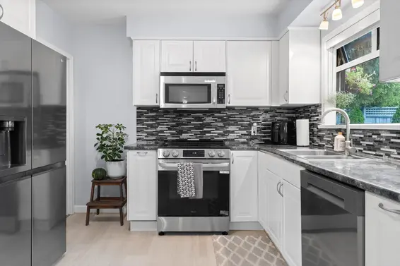 3020 Thorncliffe Drive, North Vancouver For Sale - image 12