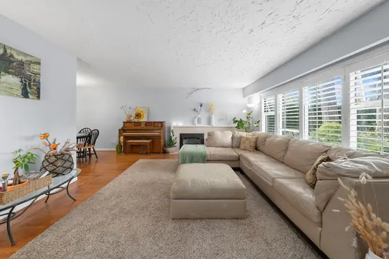 3020 Thorncliffe Drive, North Vancouver For Sale - image 2